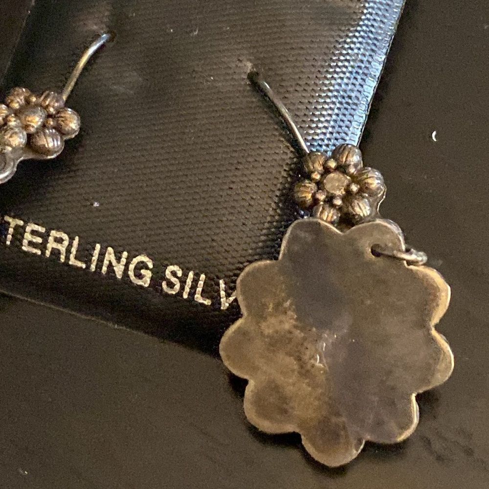 Signed Sterling boho style flower power earrings with Mother of Pearl - Picture 3 of 6